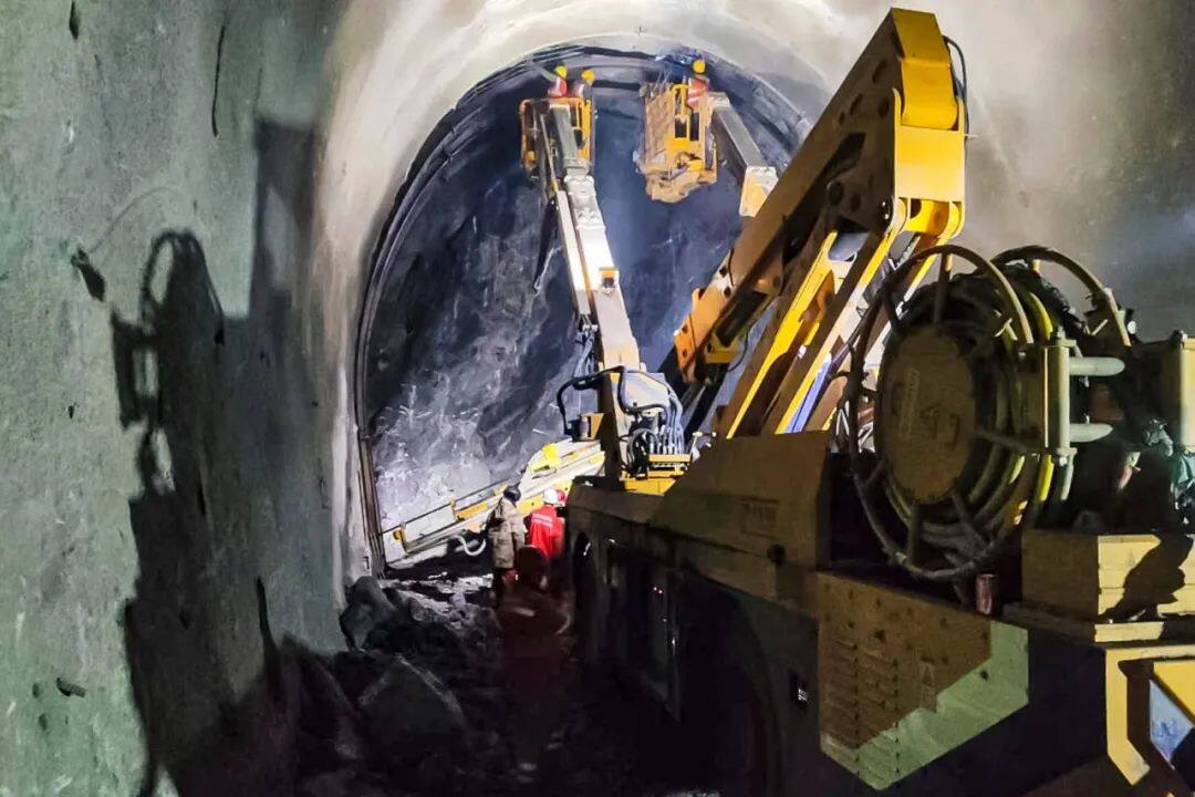 在進(jìn)行拱錨一體機(jī)維護(hù)時(shí)，有沒(méi)有什么特別需要注意的電氣操作(圖1)