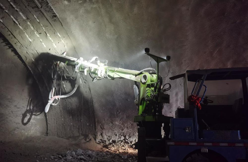 混凝土濕噴機(jī)械手，提升施工效率和質(zhì)量，降低成本與回彈率(圖1)