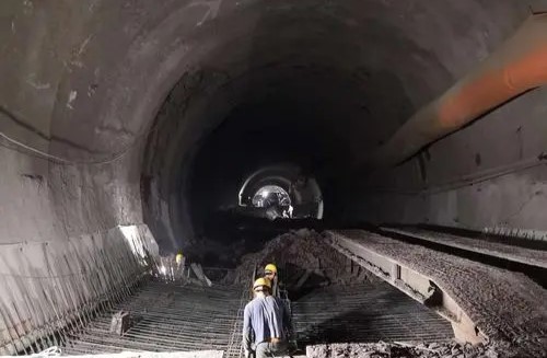 在隧道仰拱施工中遇到滲漏問題該怎么處理？(圖1)