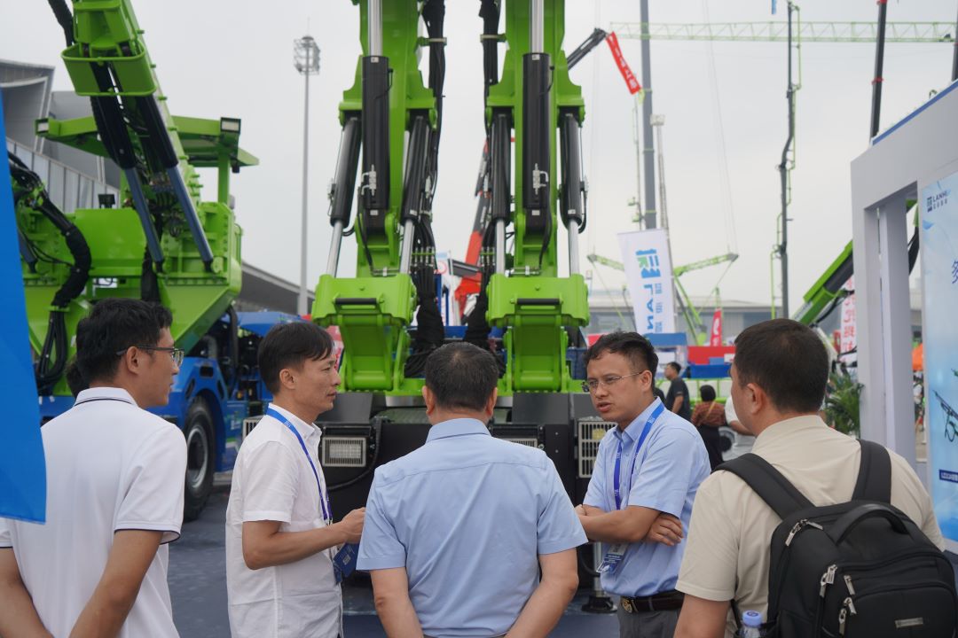 2025長沙國際工程機械展，藍海智能的四大智能產(chǎn)品引爆展區(qū)(圖4)