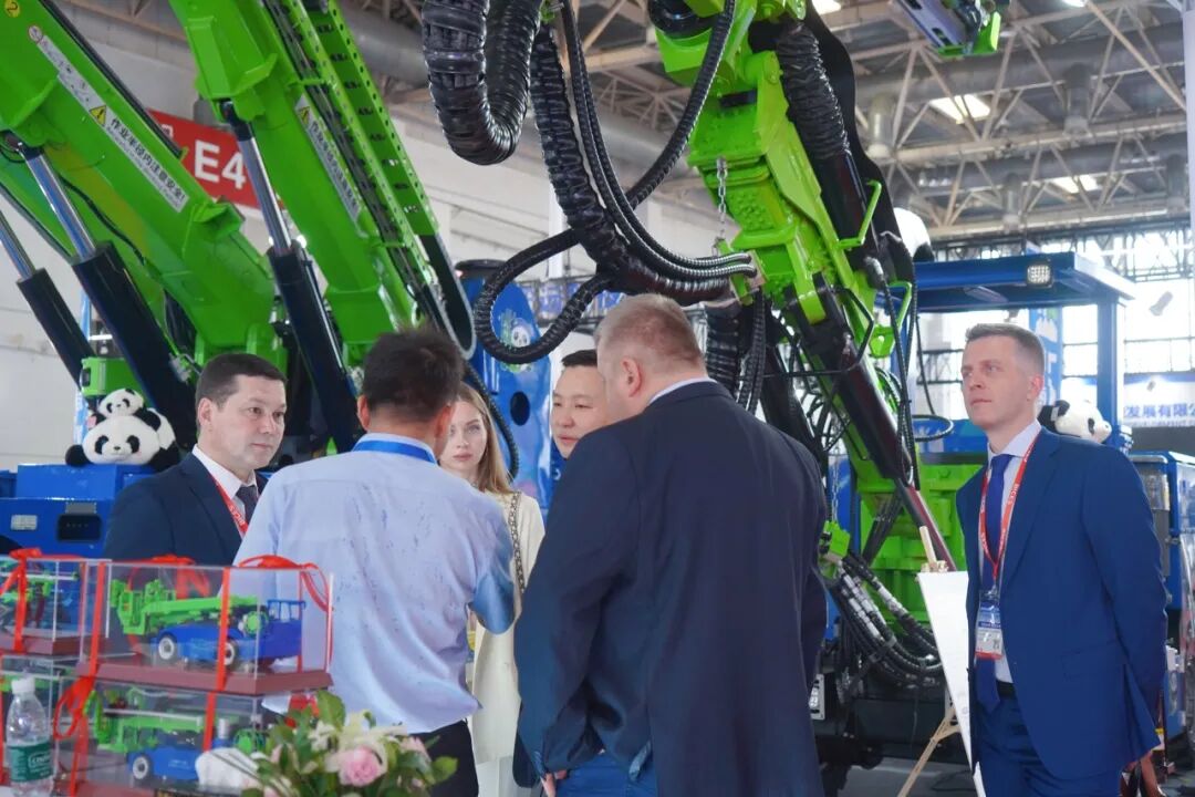 【BICES 2025現(xiàn)場回顧】藍海智能圓滿收官第十七屆北京工程機械展(圖3) 【BICES 2025現(xiàn)場回顧】藍海智能圓滿收官第十七屆北京工程機械展(圖3)